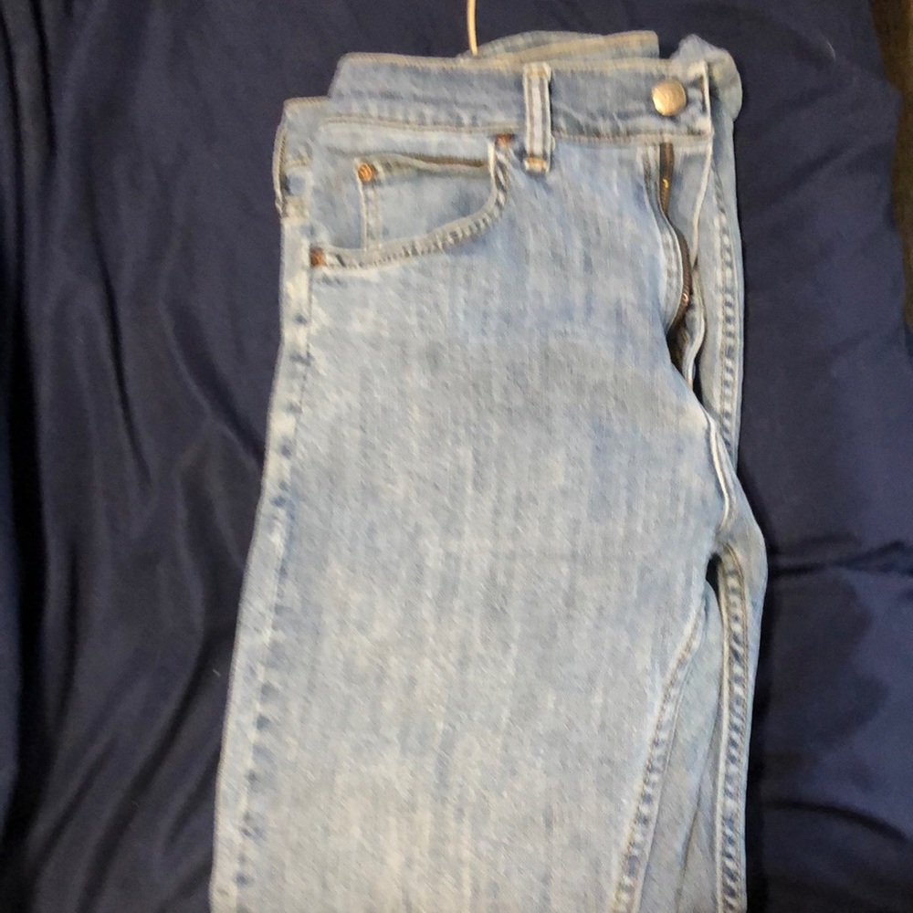 Im selling Lee straight fit pants